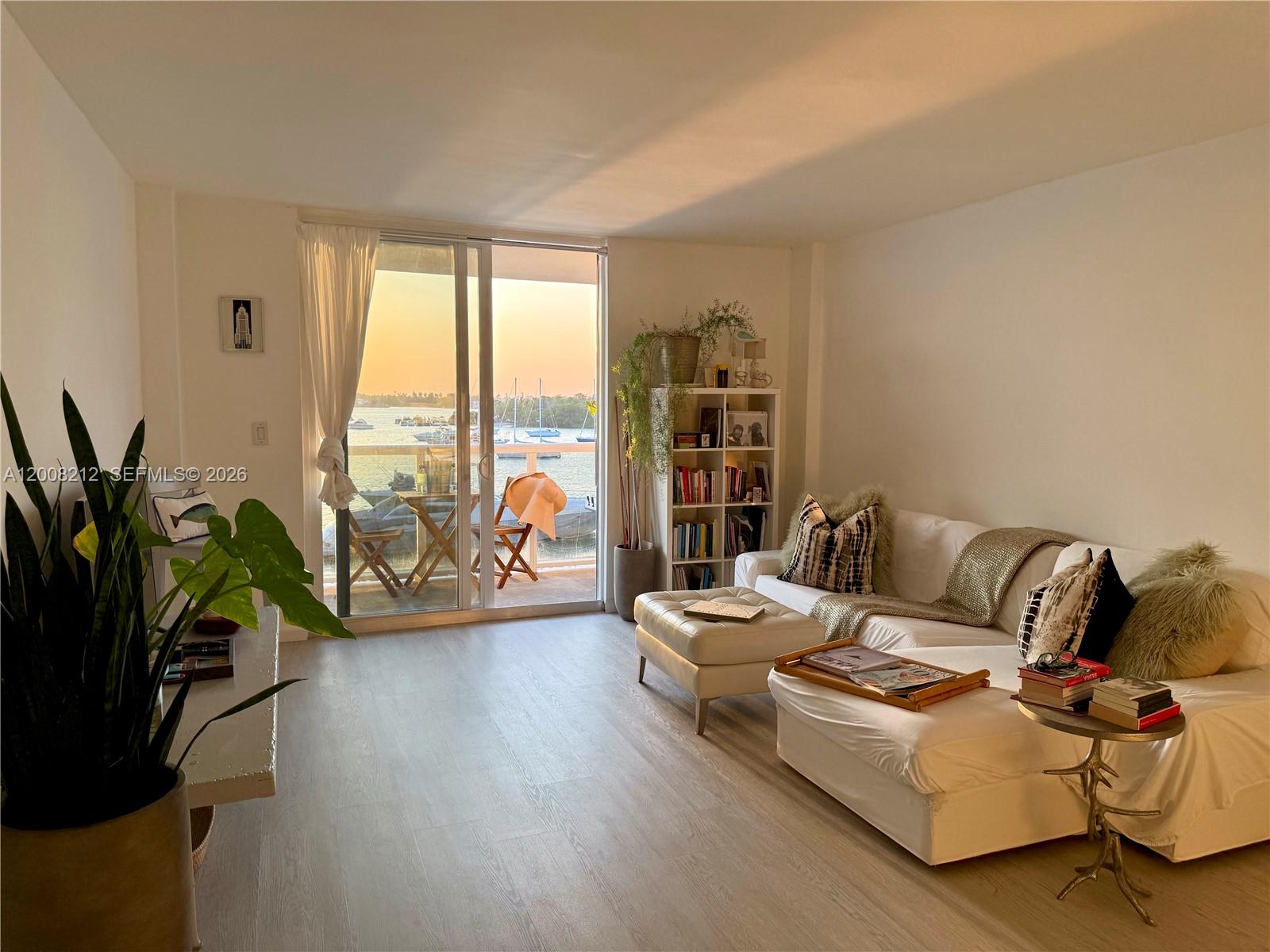 THE ISLANDER CLUB CONDO - Residential