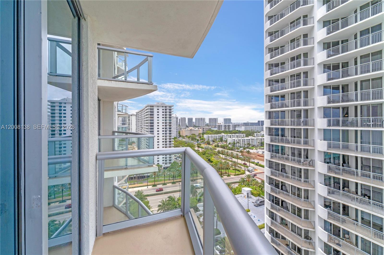 SOLE CONDO - Residential