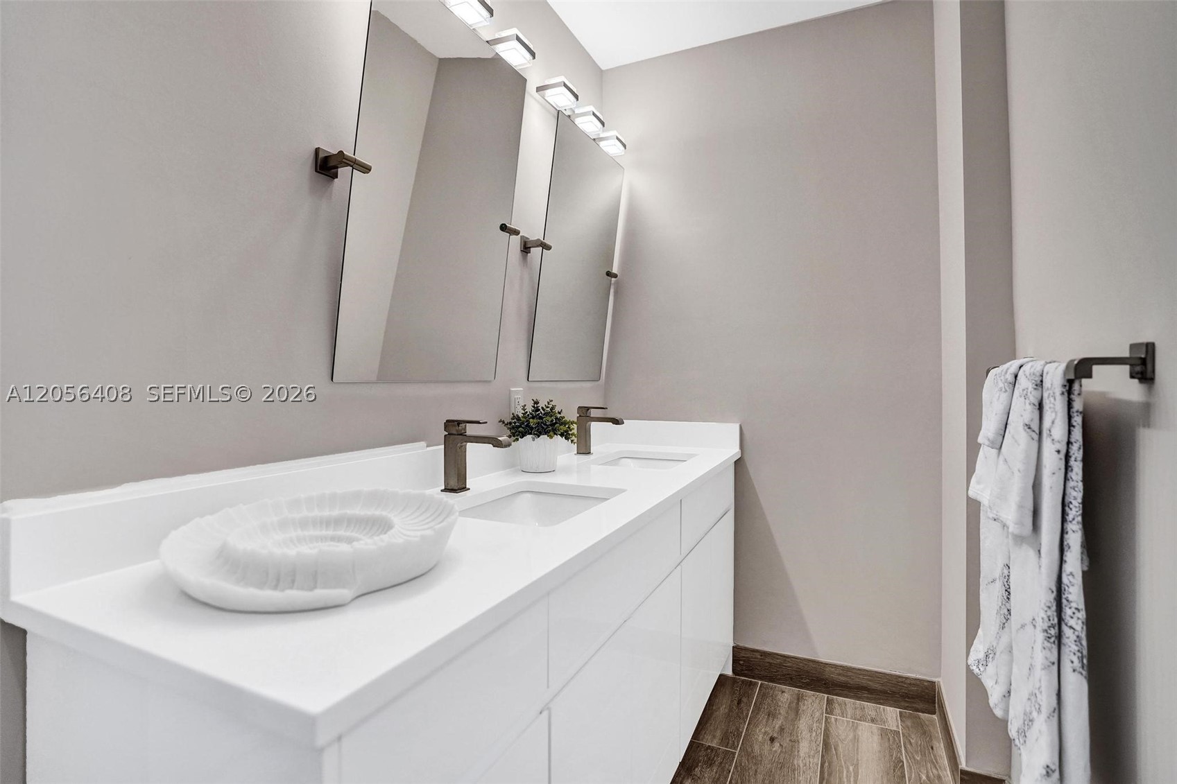 SAILFISH COVE ON THE RIVER - Residential Lease