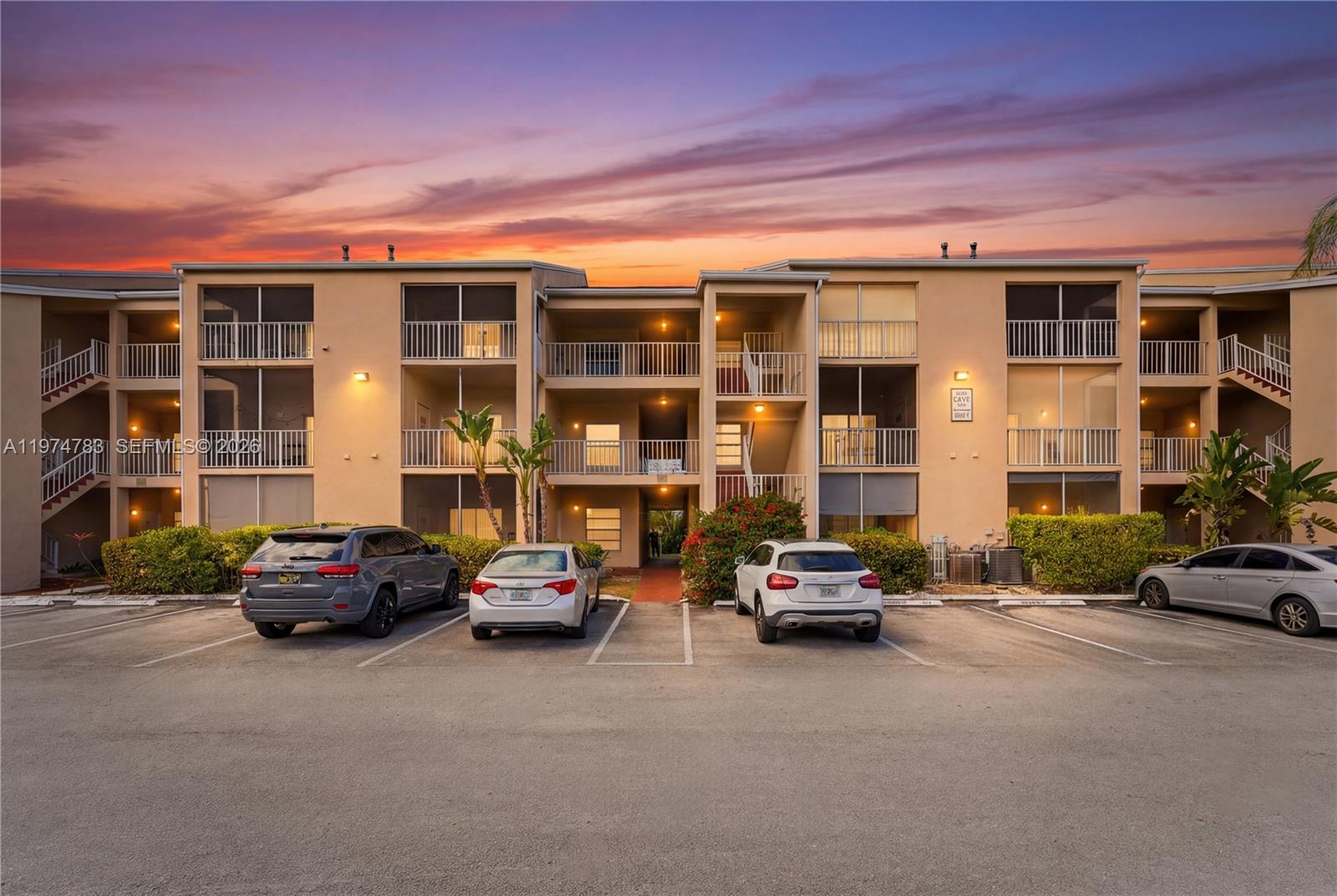 Beautifully updated 1-bedroom, 1-bath condo located in the desirable community of The Hammocks. This move-in-ready unit features modern finishes, updated flooring, a renovated kitchen and bathroom, and a bright, functional layout.

Centrally located near shopping, dining, parks, and major highways, with access to scenic trails and community amenities.

Perfect for first-time buyers or investors — schedule your showing today!