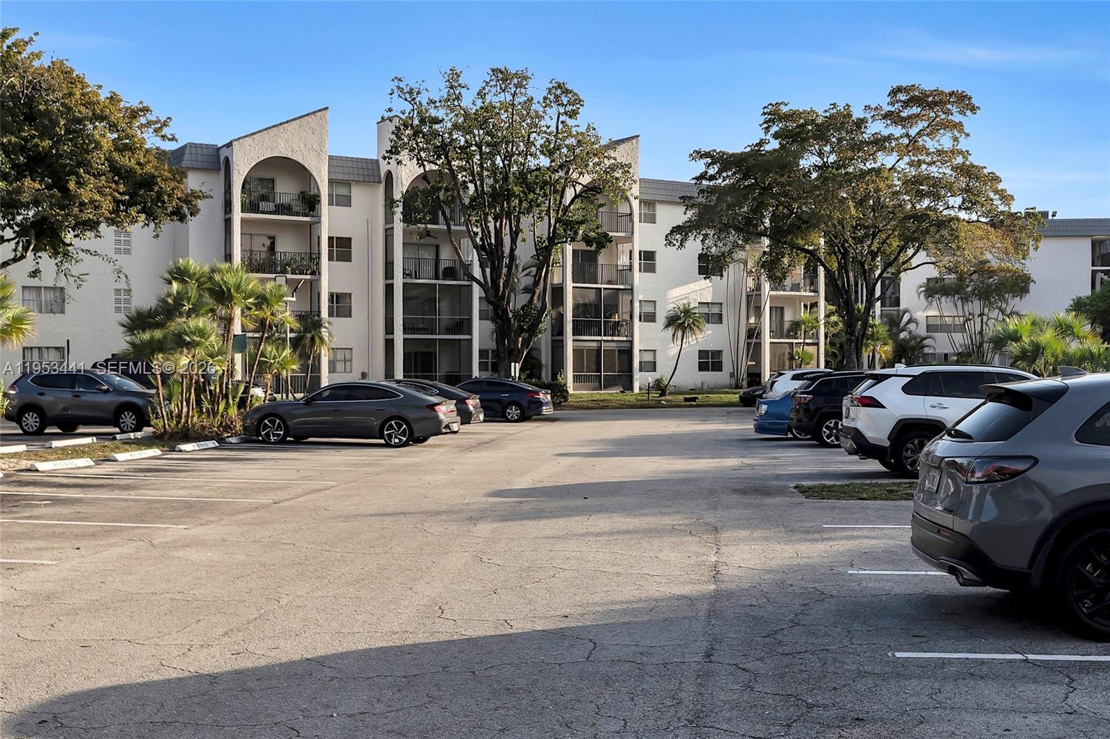 Spacious renovated 2 bedroom, 1.5 bathroom unit in Lakes of Inverrary. Upgraded kitchen. Centrally located in Inverrary. Maintenance includes common laundry, basic cable TV, water, and building insurance! Community amenities include lagoons, tennis court, and swimming pool. Conveniently located near shopping centers, golf courses. Don't miss this great opportunity! ***Seller offers 70% financing***