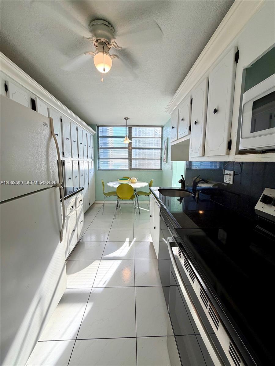 PLAZA TOWERS NORTH CONDO - Residential
