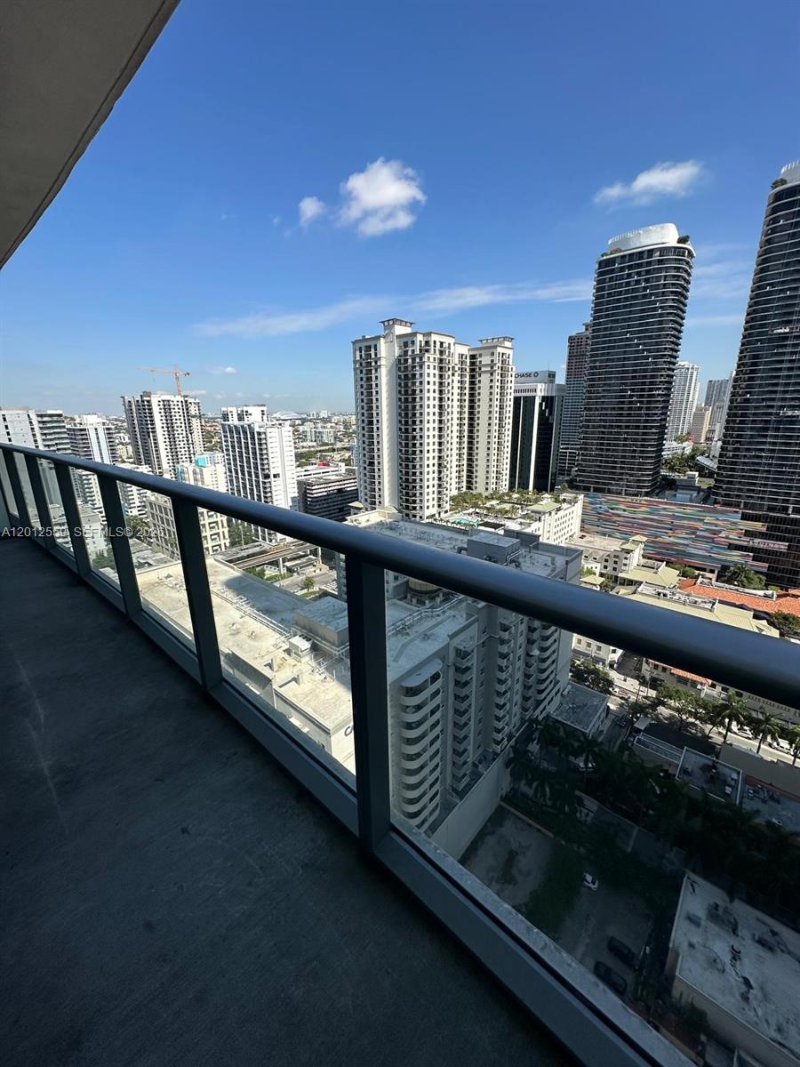 1100 MILLECENTO RESIDENCE - Residential