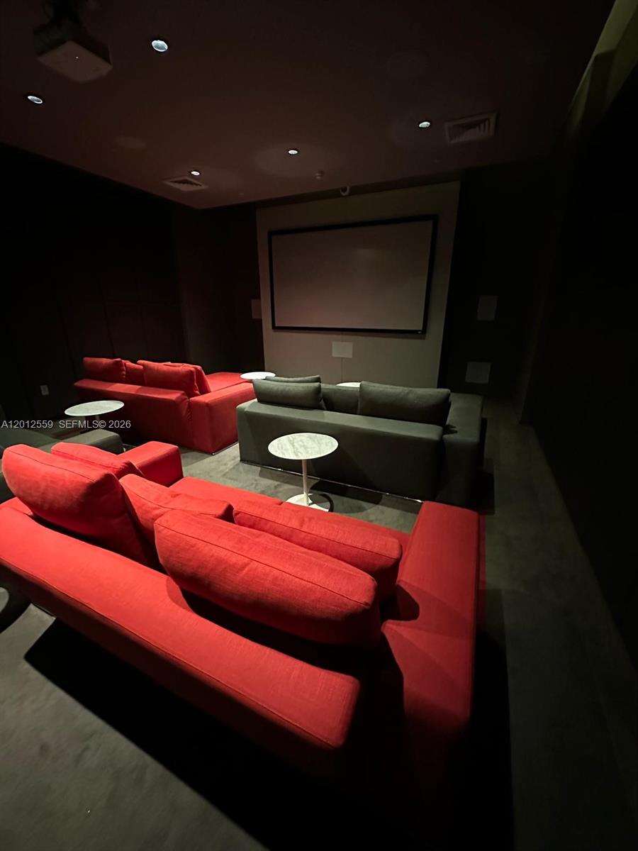 1100 MILLECENTO RESIDENCE - Residential