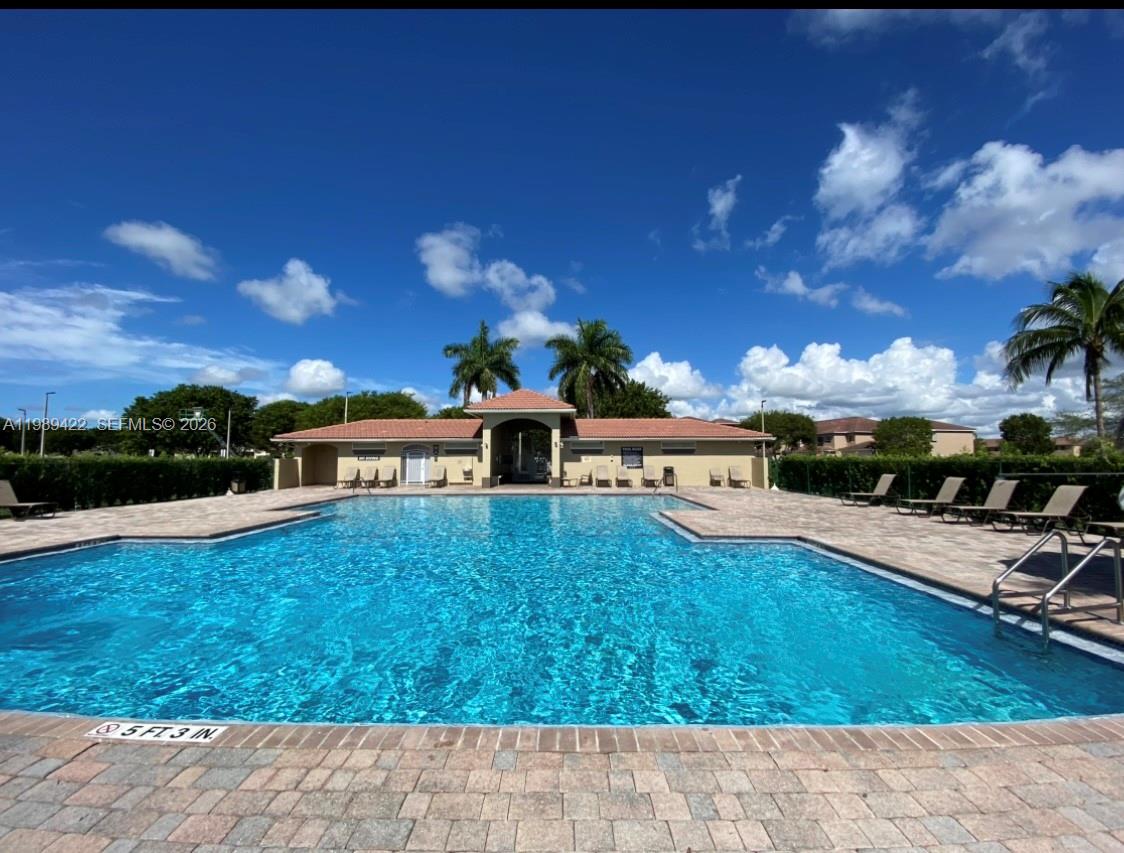 TOWNGATE CONDO TWELVE - Residential