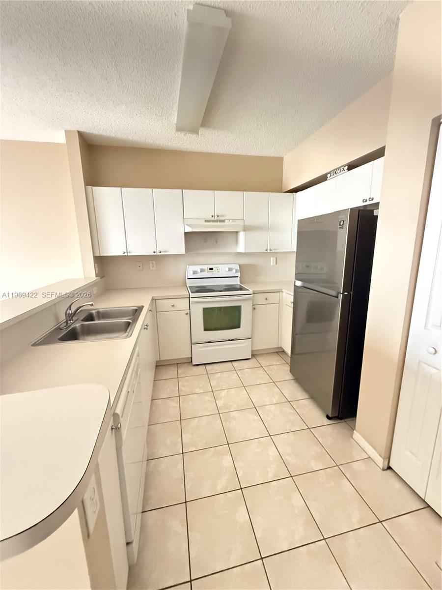 TOWNGATE CONDO TWELVE - Residential