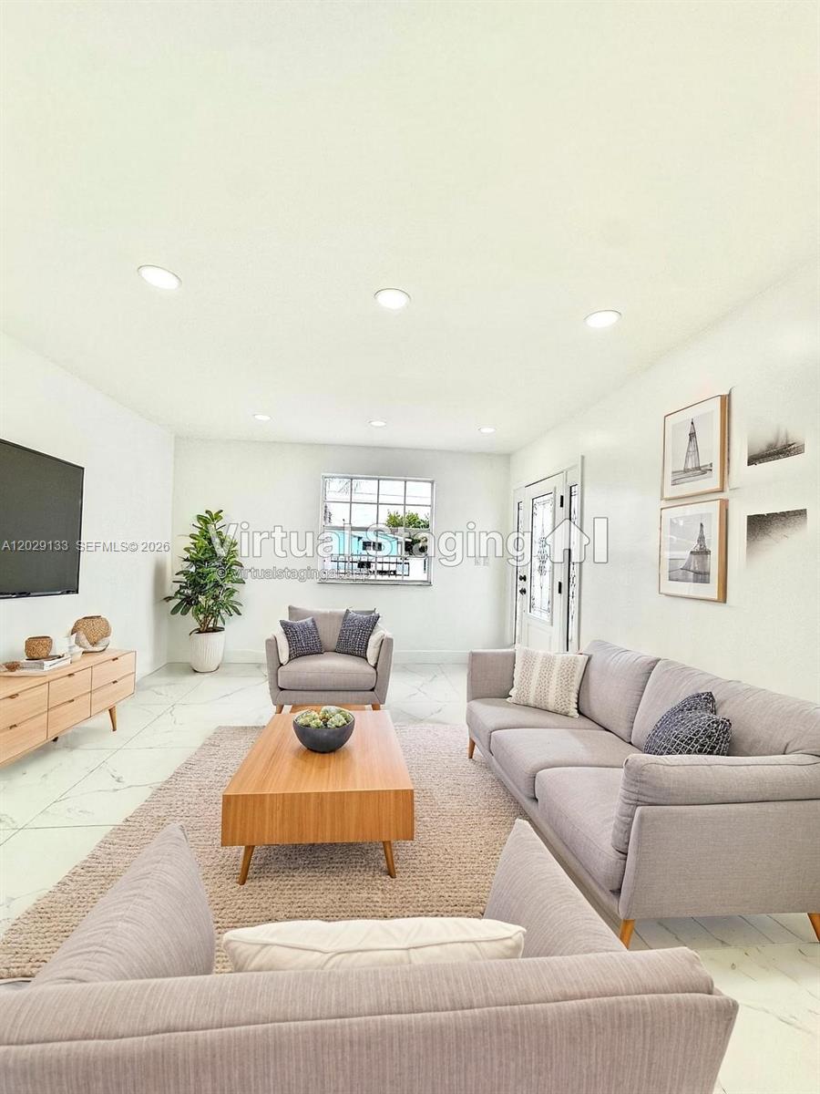 6TH ADDN TO HIALEAH - Residential Lease