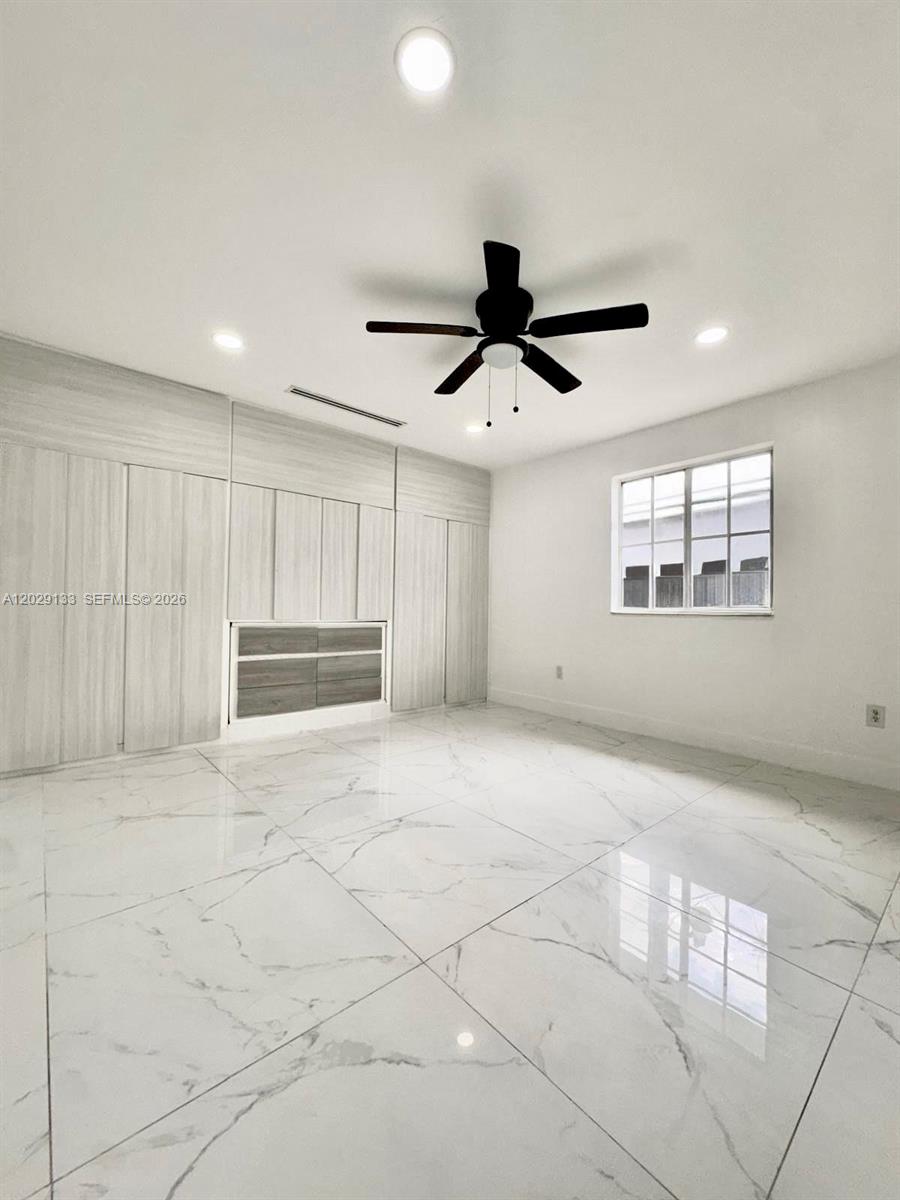 6TH ADDN TO HIALEAH - Residential Lease