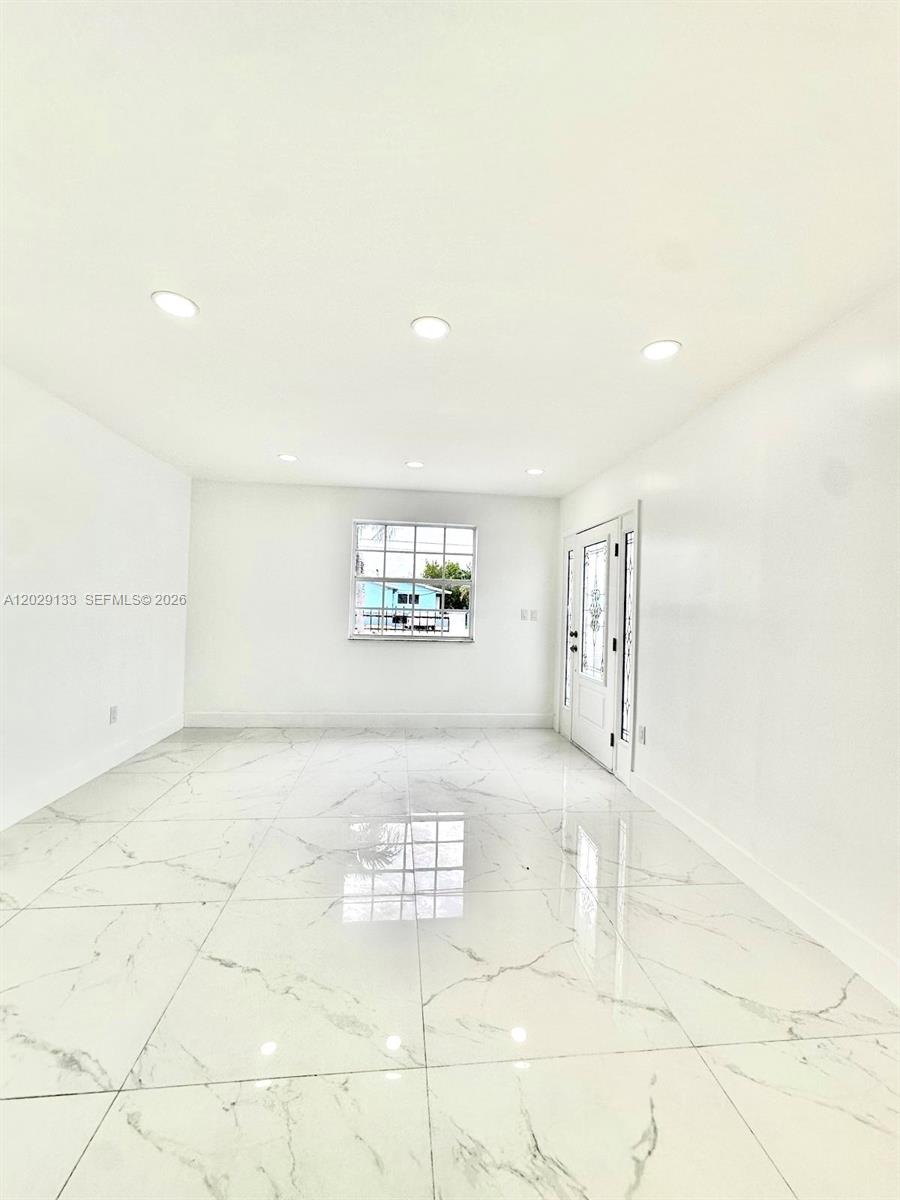 6TH ADDN TO HIALEAH - Residential Lease