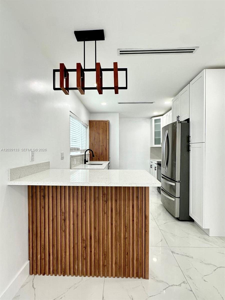 6TH ADDN TO HIALEAH - Residential Lease