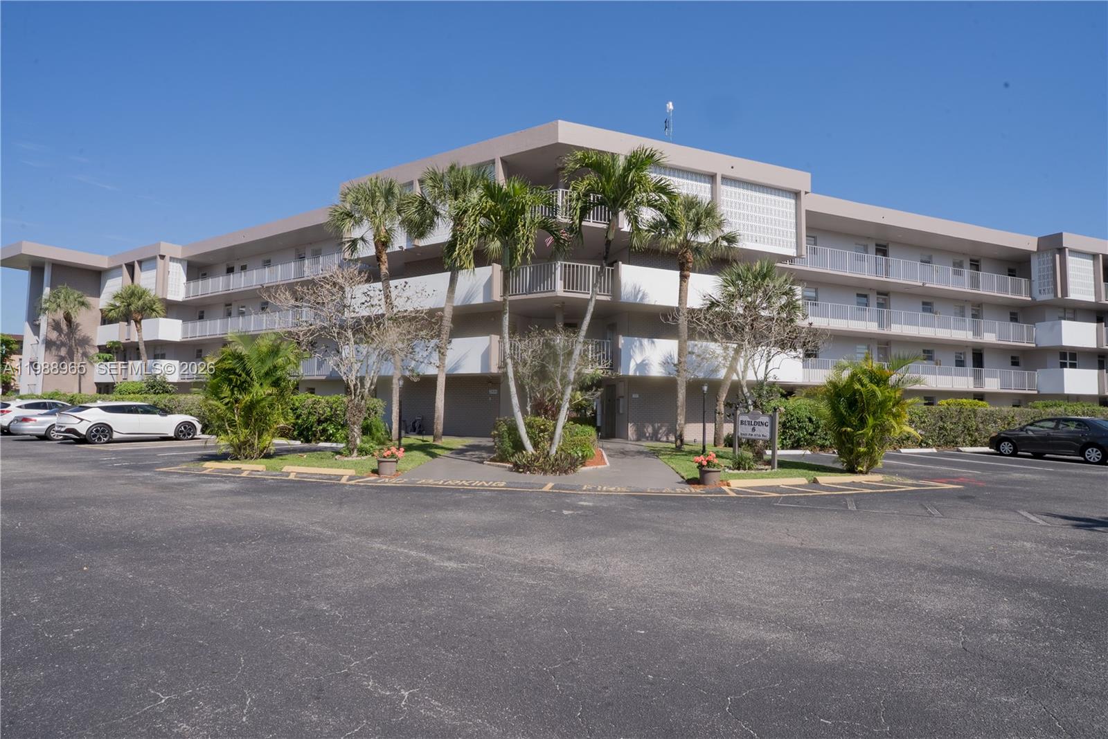Lauderdale Oaks Condo - Residential