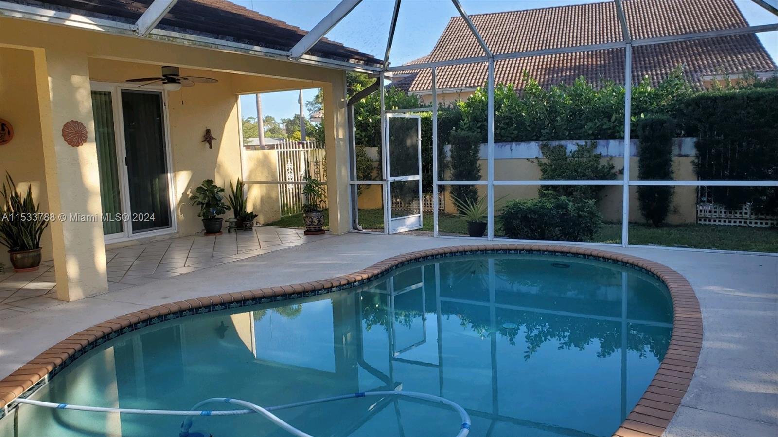 PEBBLE CREEK AT JACARANDA - Residential