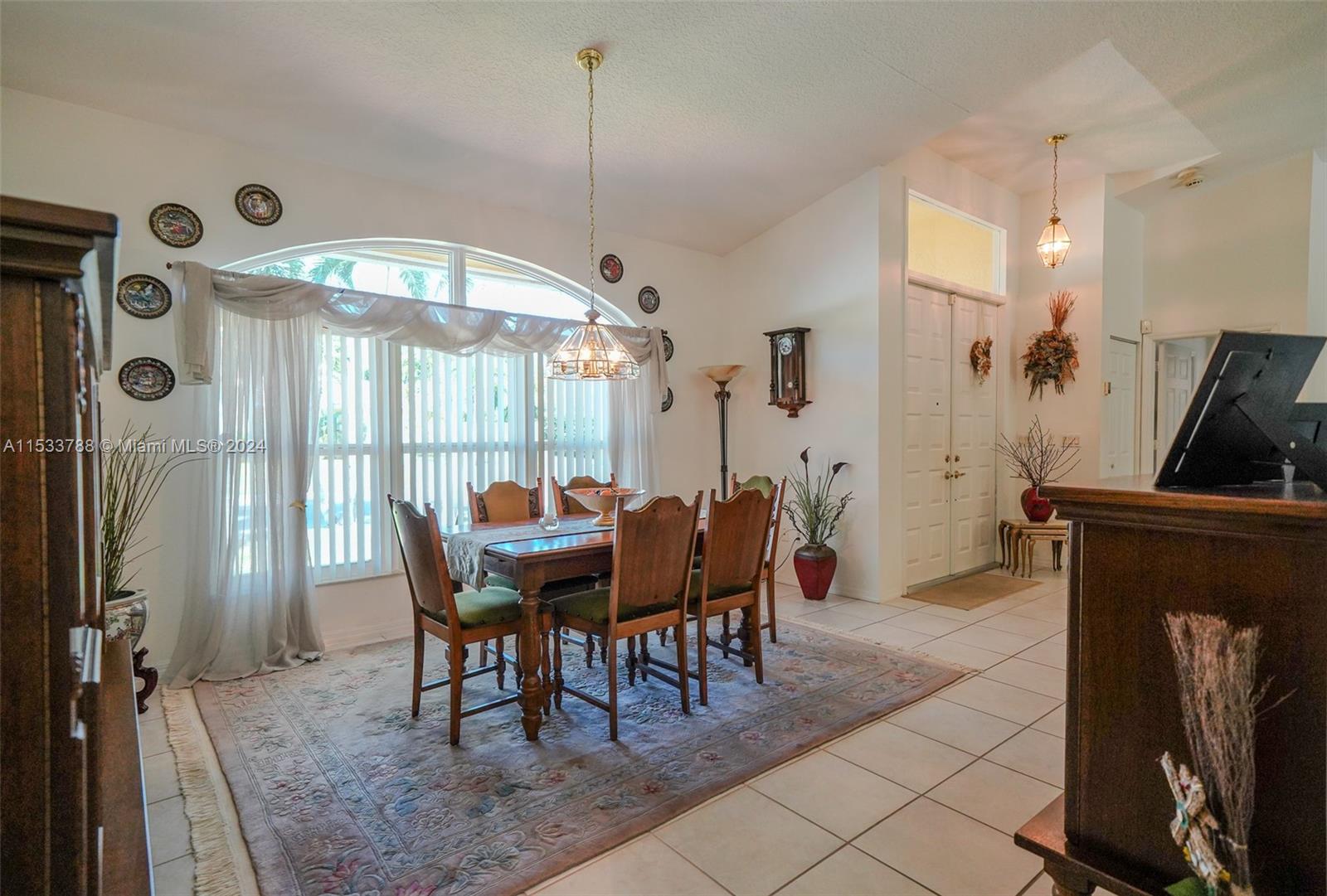 PEBBLE CREEK AT JACARANDA - Residential