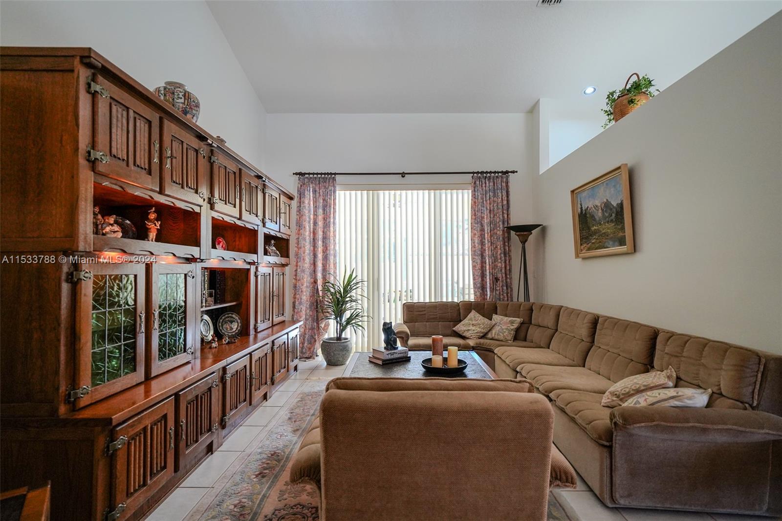 PEBBLE CREEK AT JACARANDA - Residential