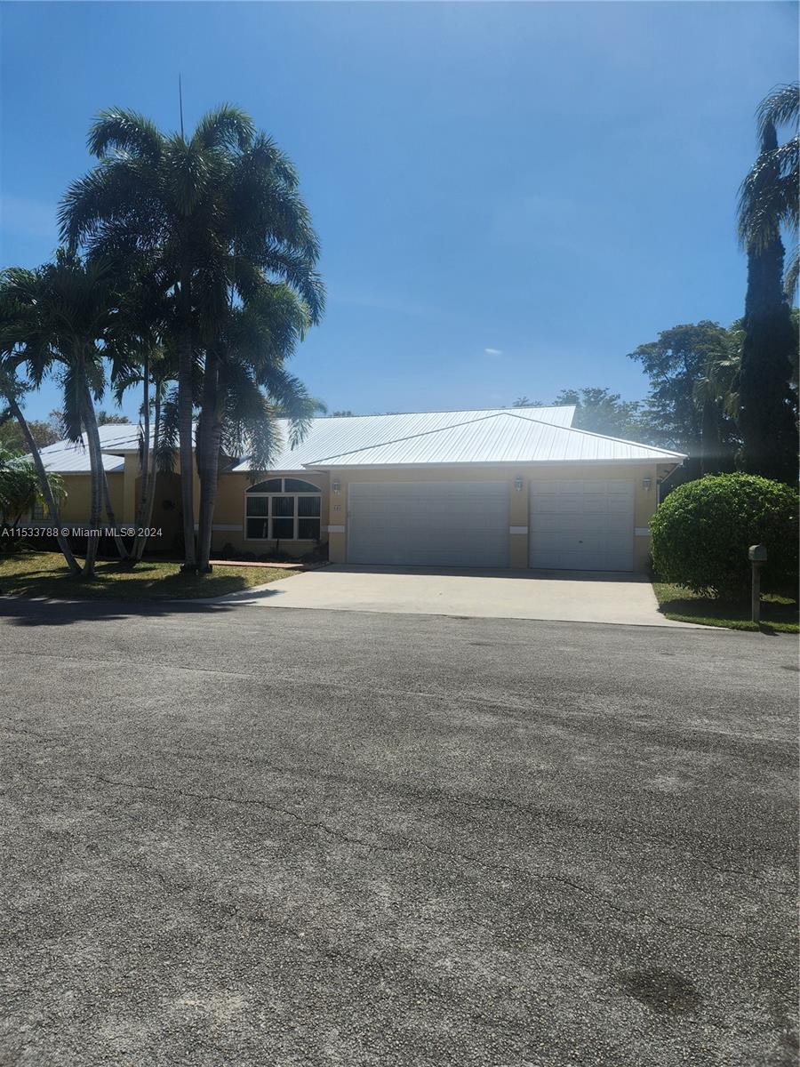 PEBBLE CREEK AT JACARANDA - Residential