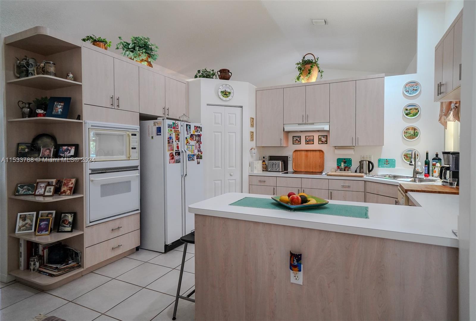 PEBBLE CREEK AT JACARANDA - Residential