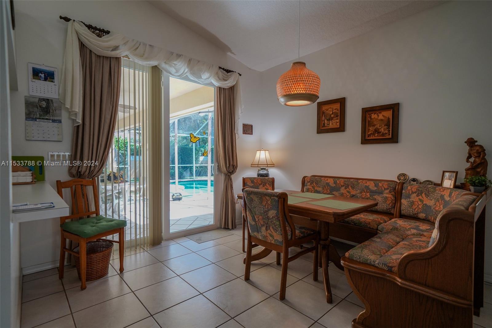 PEBBLE CREEK AT JACARANDA - Residential