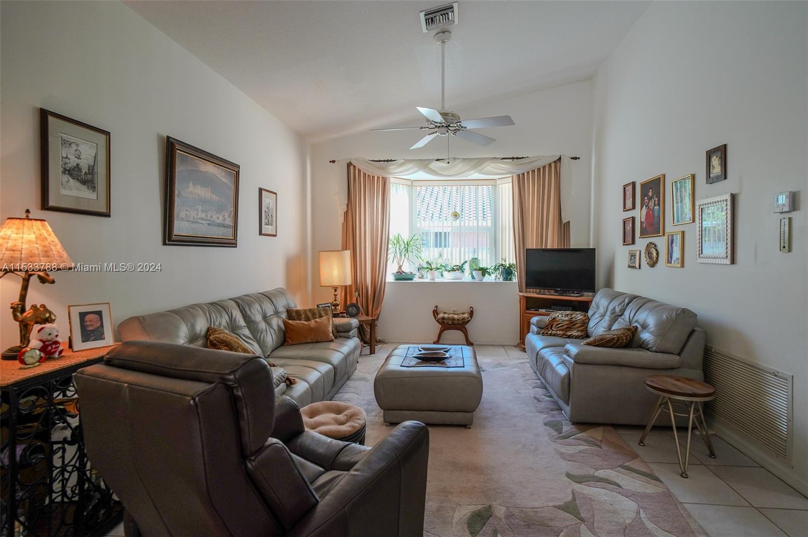PEBBLE CREEK AT JACARANDA - Residential