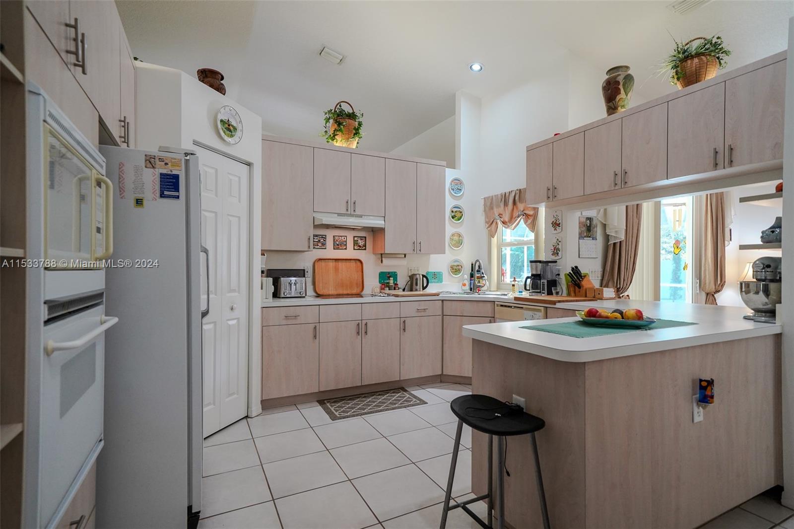 PEBBLE CREEK AT JACARANDA - Residential