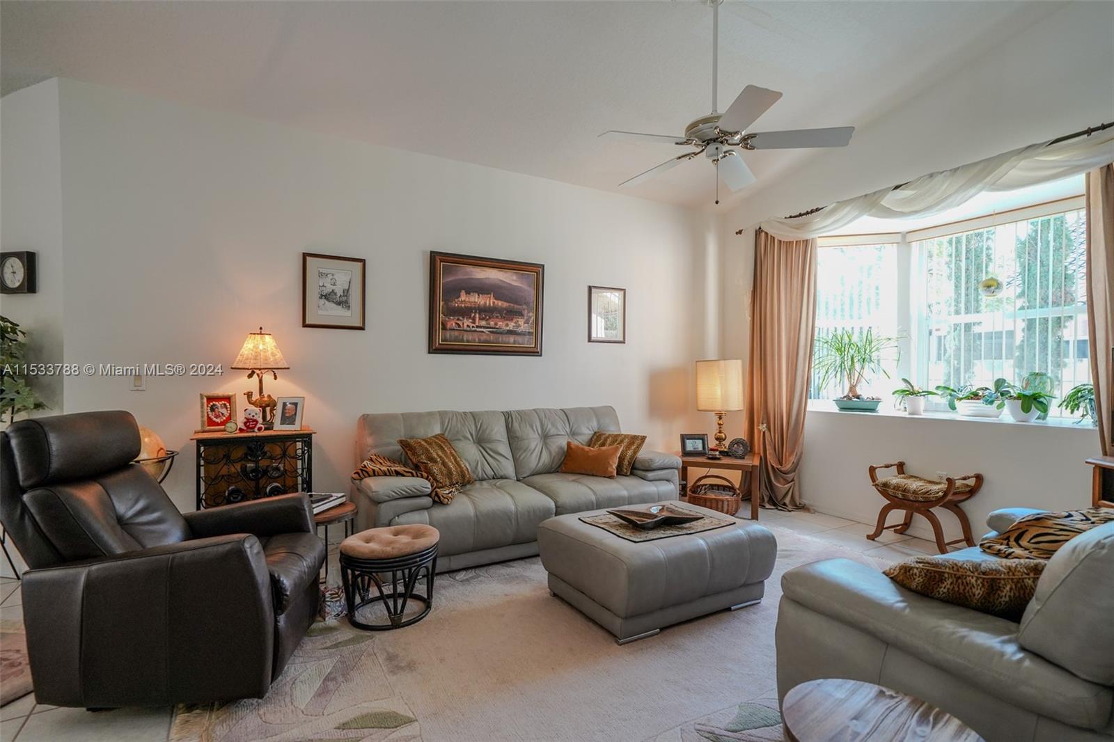 PEBBLE CREEK AT JACARANDA - Residential