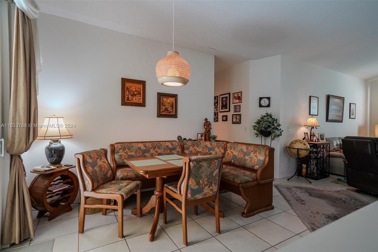 PEBBLE CREEK AT JACARANDA - Residential