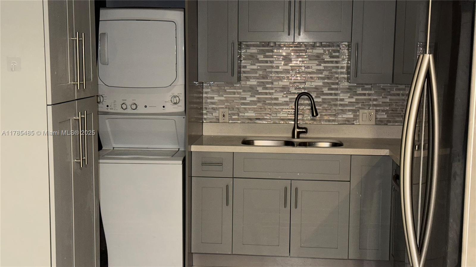 HOLLYWOOD SOUTH SIDE ADD - Residential Lease