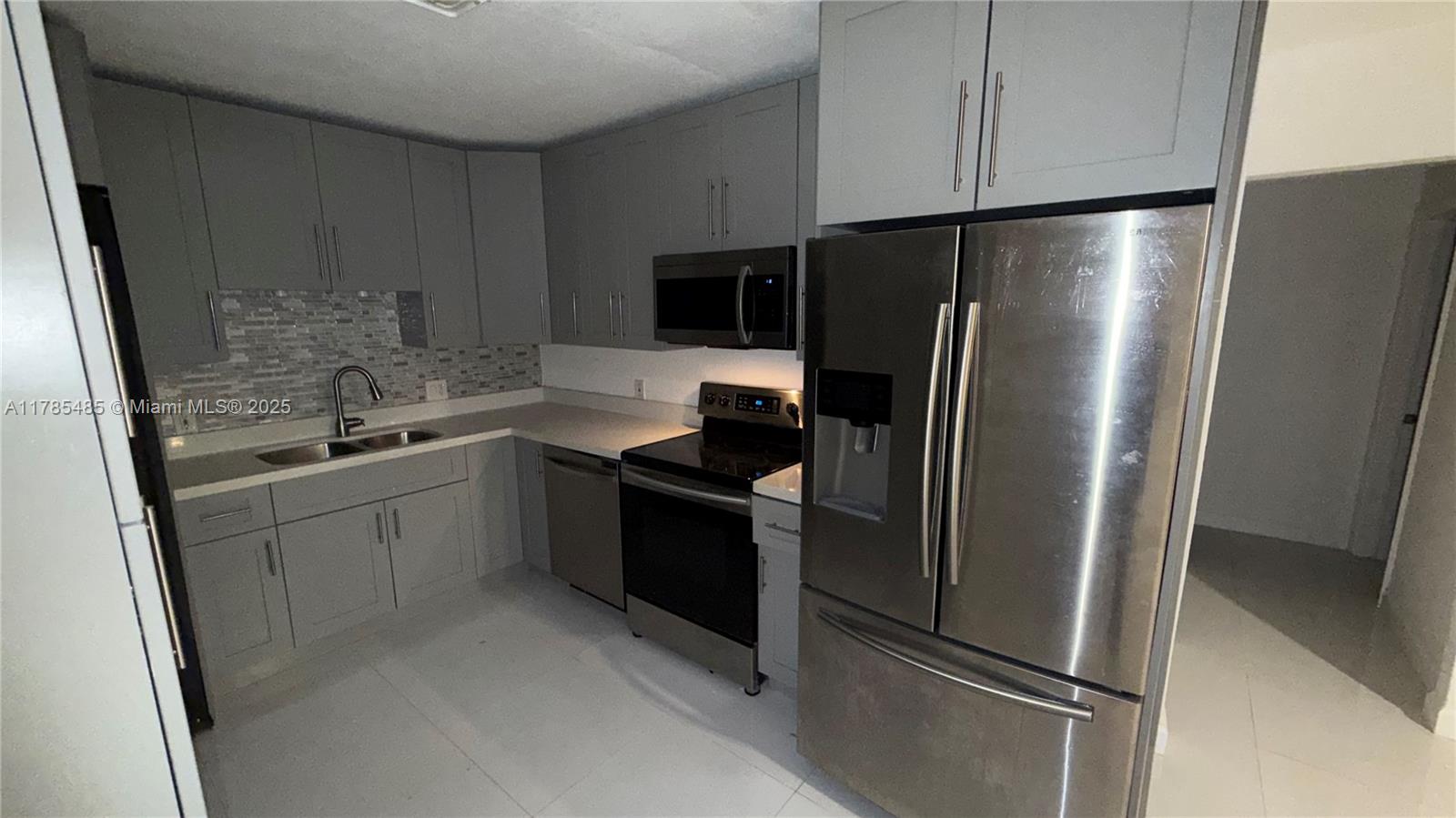 HOLLYWOOD SOUTH SIDE ADD - Residential Lease