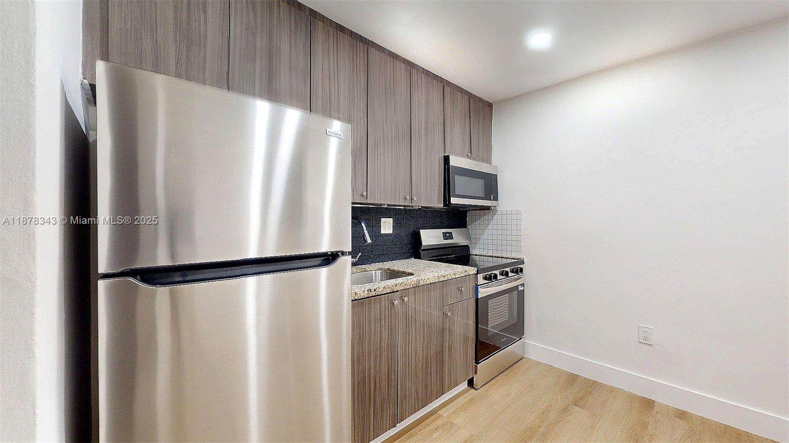 CITY OF MIAMI SOUTH - Residential Lease