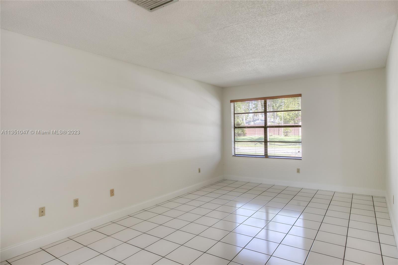 CROSSINGS SEC 3 THE - Residential Lease