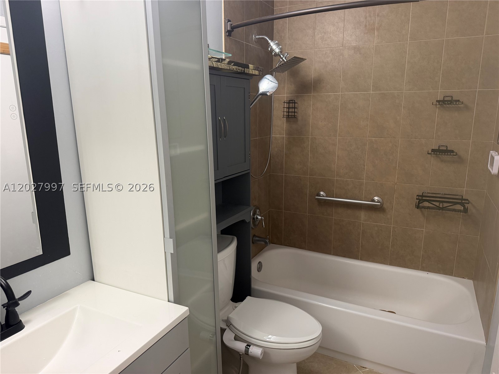 WOODGATE - Residential Lease
