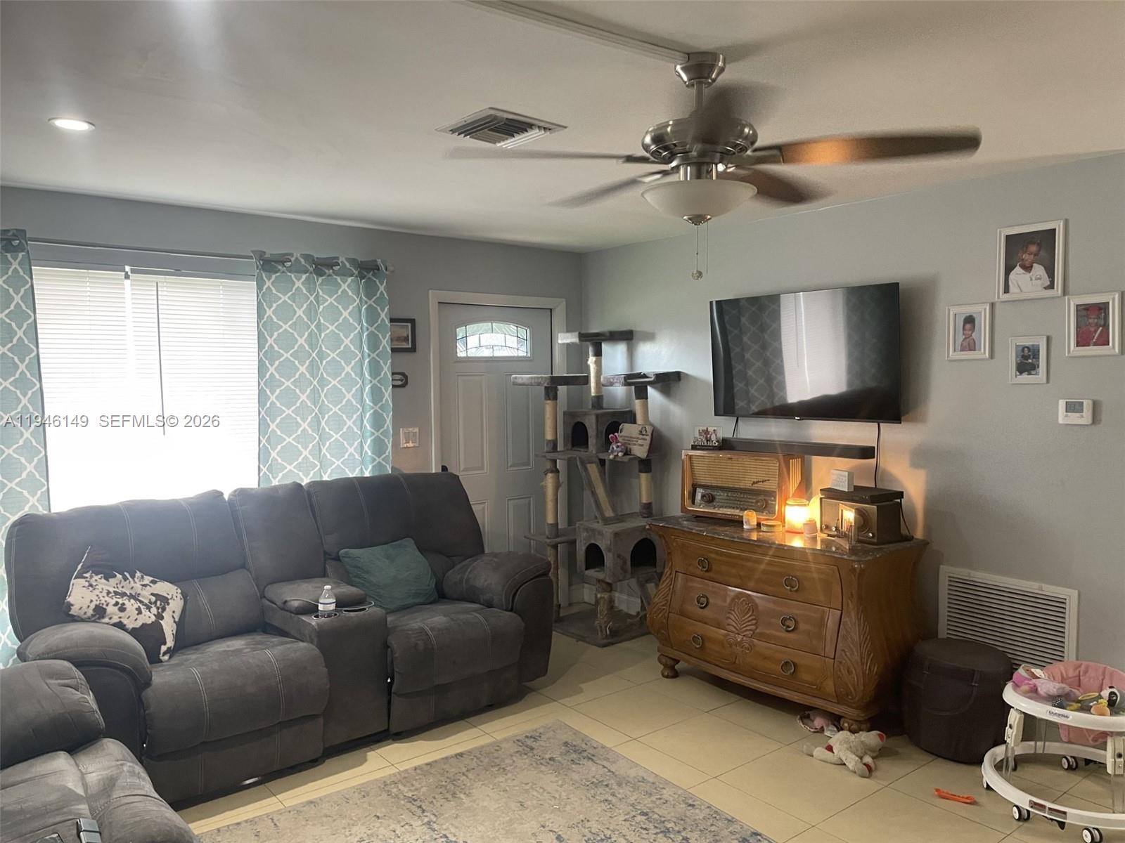 PEMBROKE PINES NO 2 - Residential