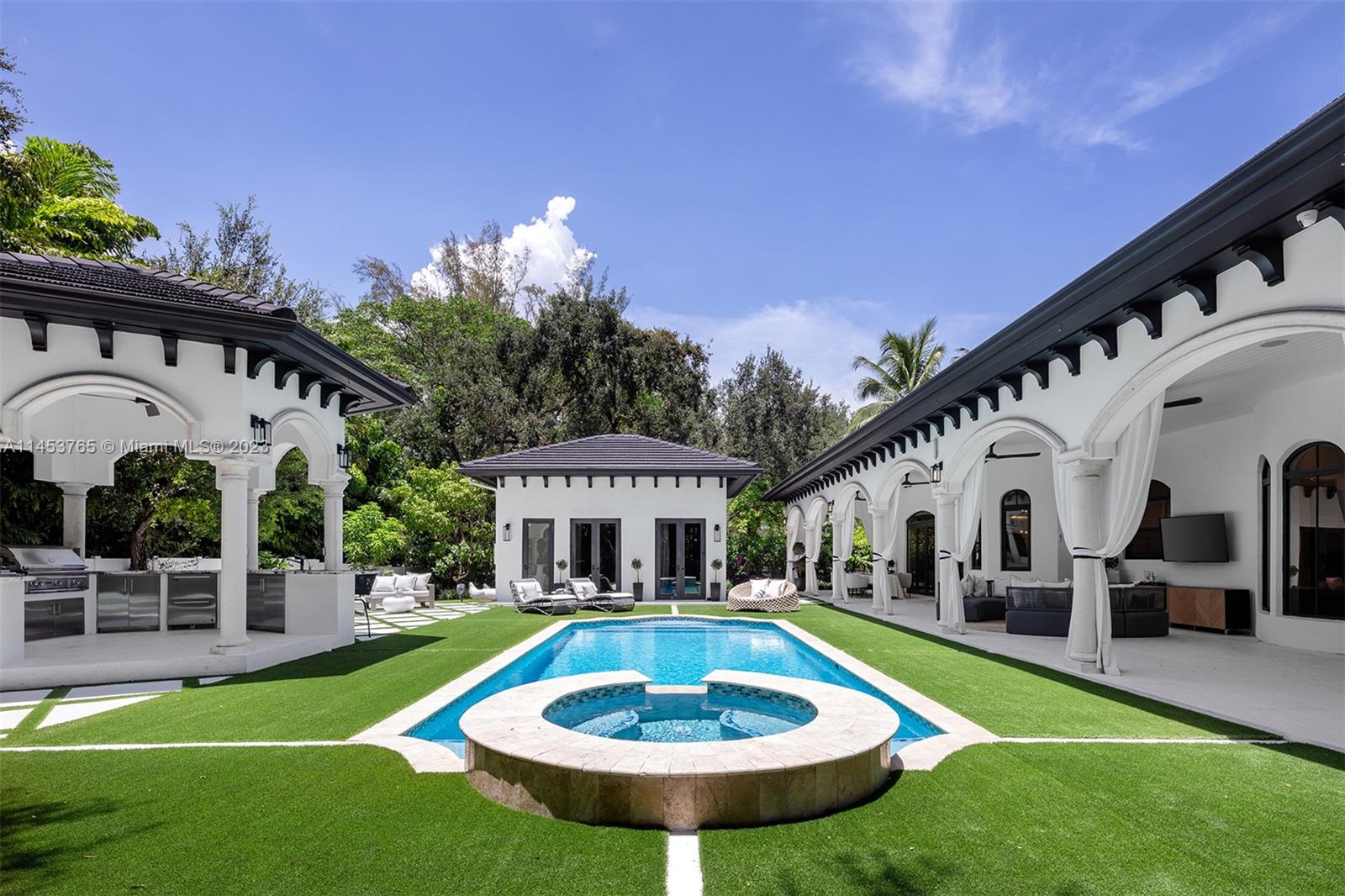PALM MIAMI AMD - Residential