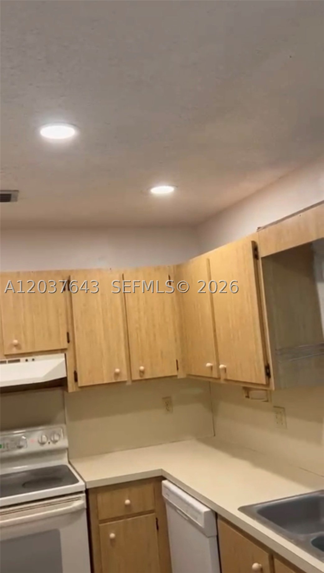 SOUTH SHORE 4 OF WELLINGT - Residential Lease