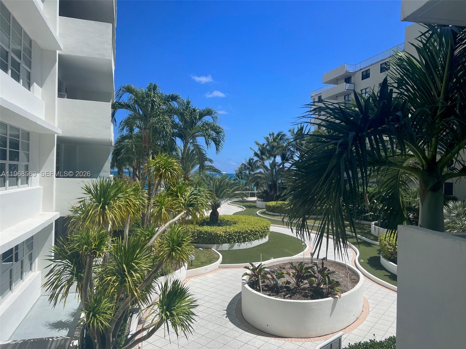 THE DECOPLAGE CONDO - Residential