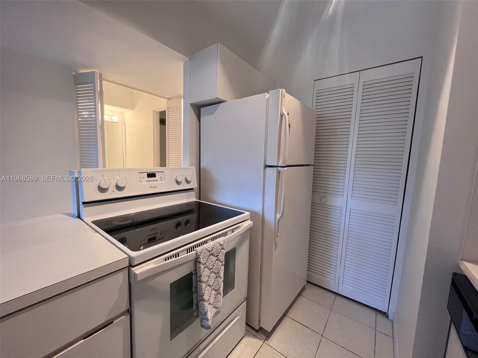 THE DECOPLAGE CONDO - Residential
