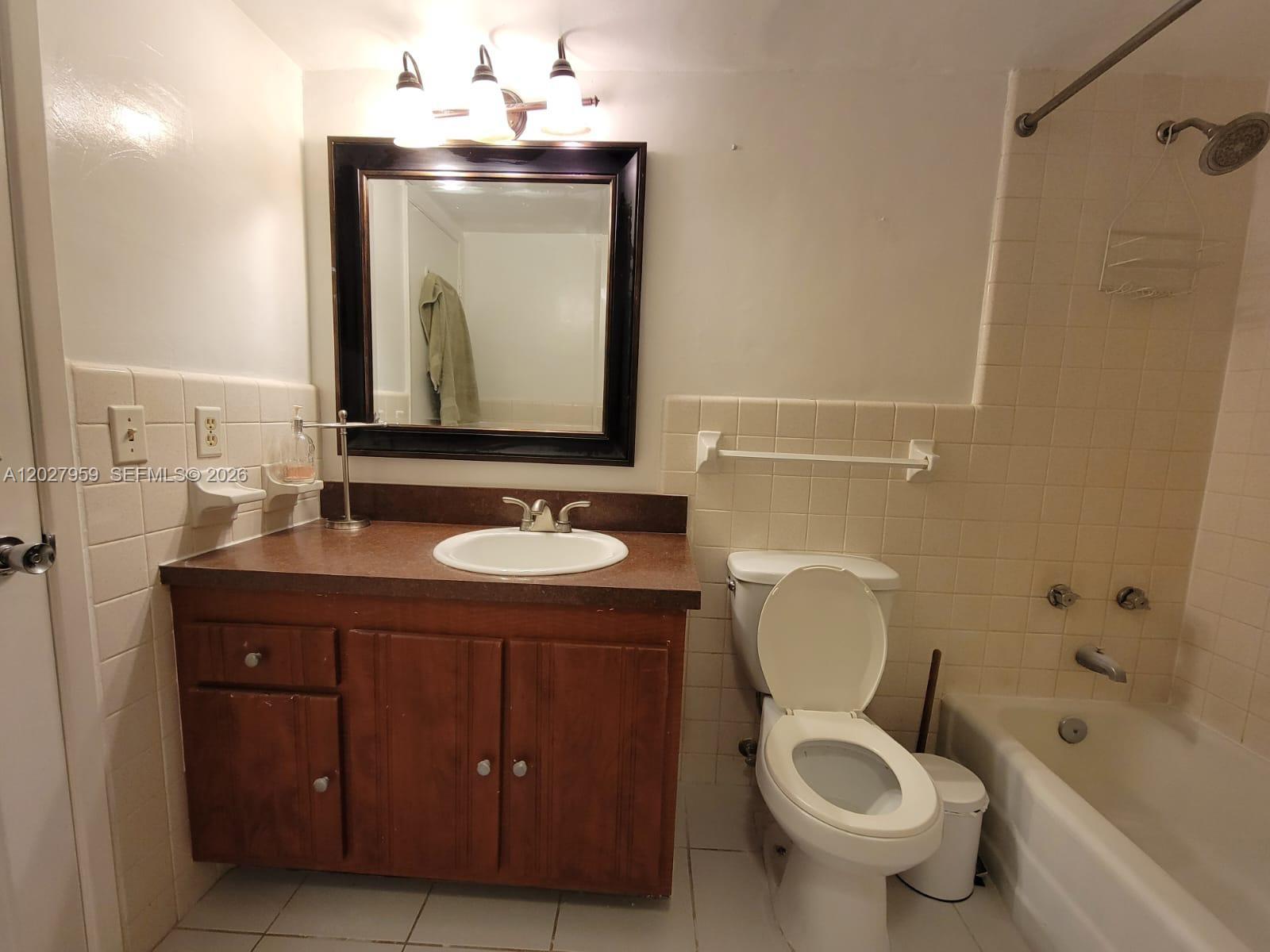 MIDDLE RIVER VILLAS CONDO - Residential Lease