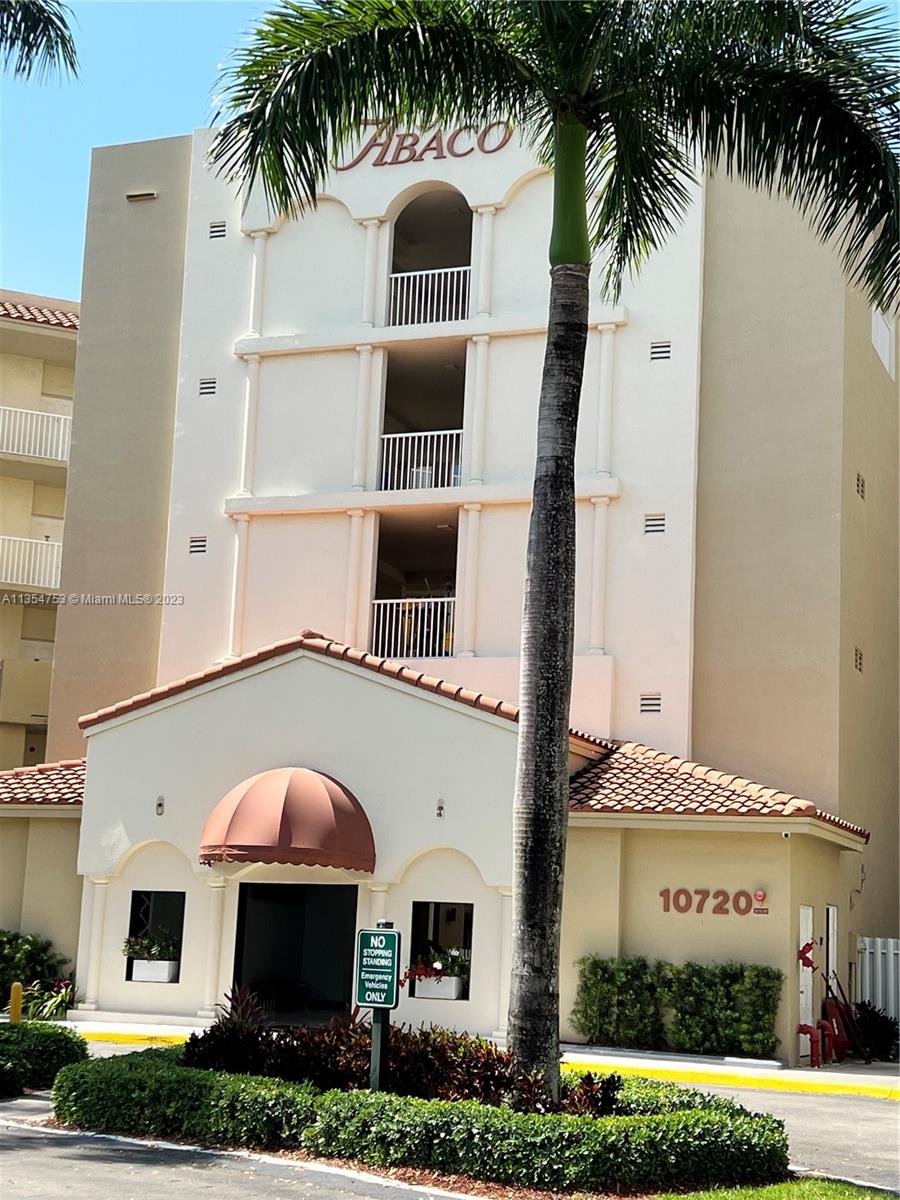 Beautiful First floor unit in Doral Isles Captiva Resort Style Community, enjoy Club House amenities, pools, gym, soccer field, tennis courts, basketball courts, restaurant, lakes, walking trails, and amazing green spaces and views High speed internet is also included! Apartment ideally located on the first floor for ease of access with front and back spaces to delight in