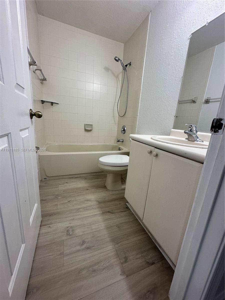 SHOMA TOWNHOMES AT KEYSCO - Residential Lease