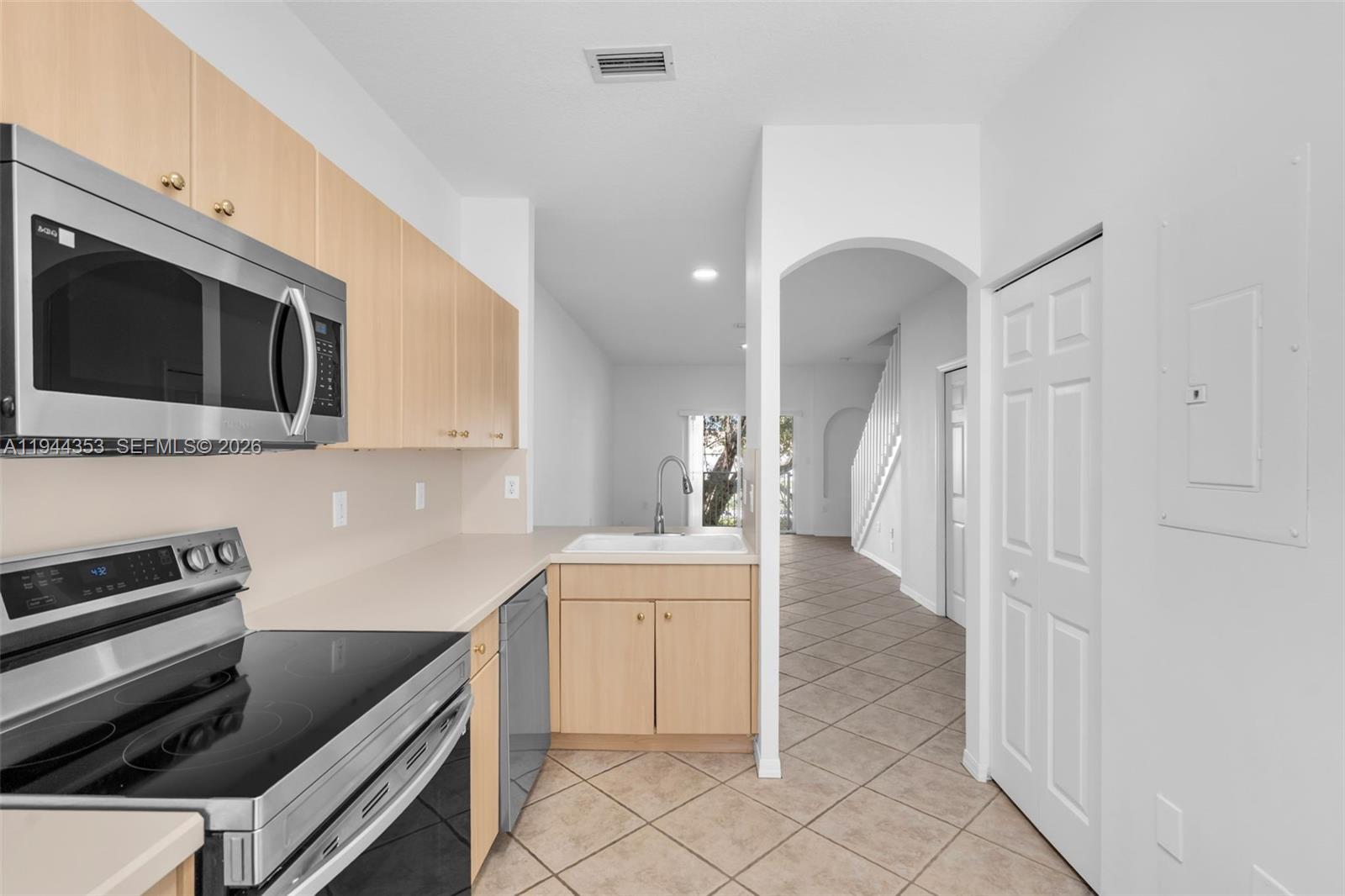 LAS BRISAS AT DORAL CONDO - Residential