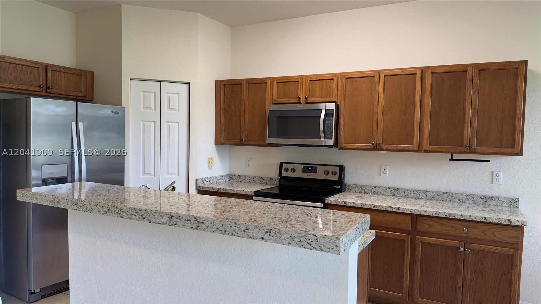 MAGNOLIA BAY CONDOMIMIUM - Residential