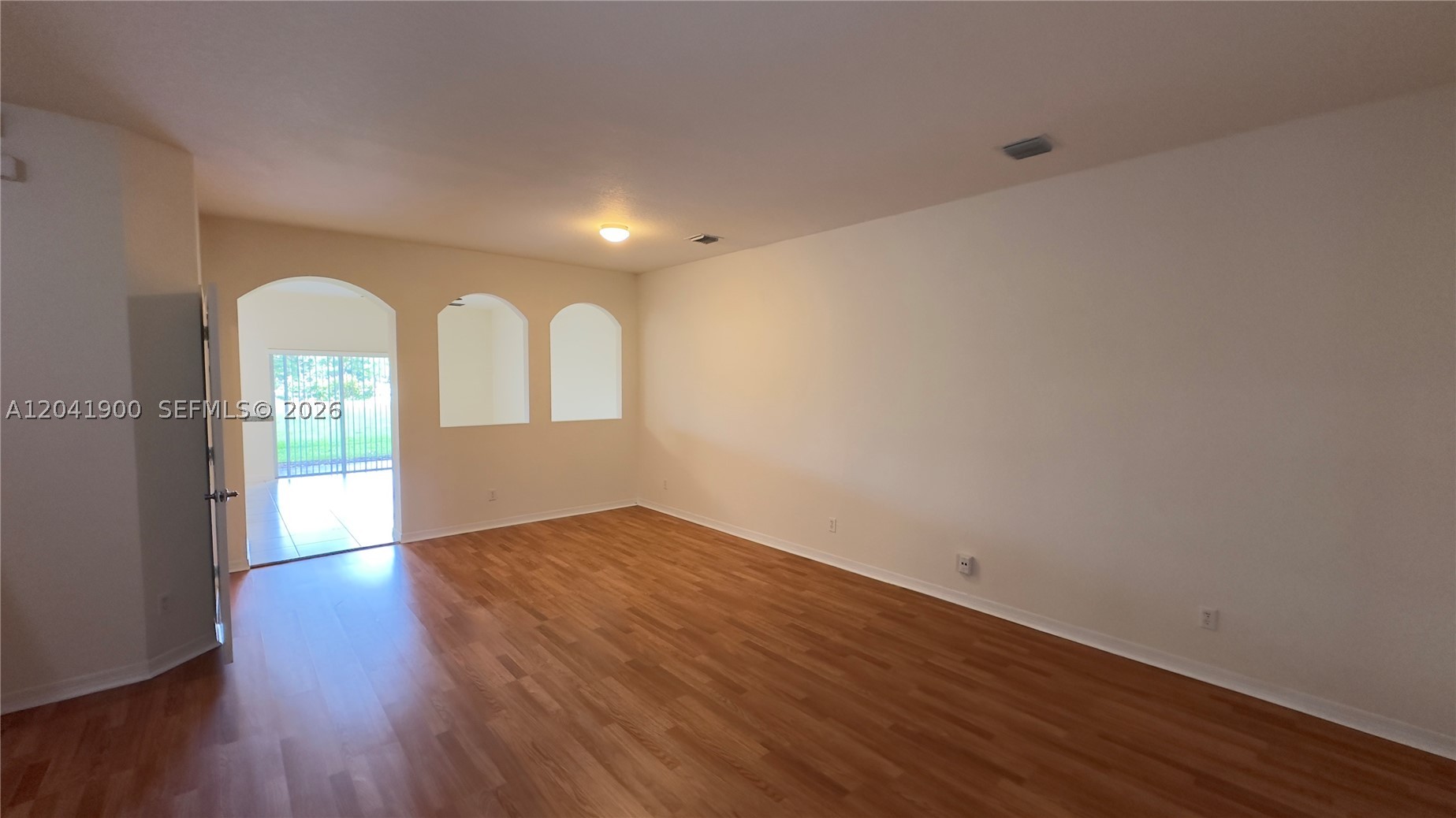 MAGNOLIA BAY CONDOMIMIUM - Residential