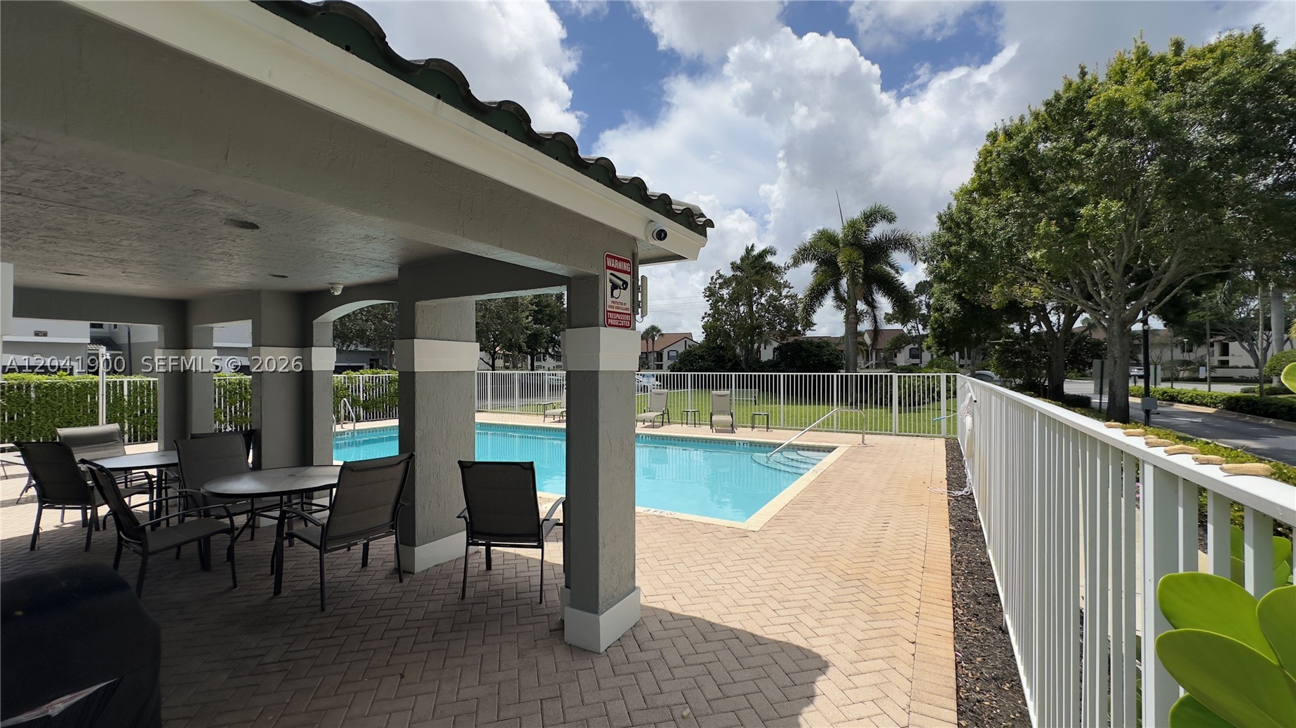 MAGNOLIA BAY CONDOMIMIUM - Residential