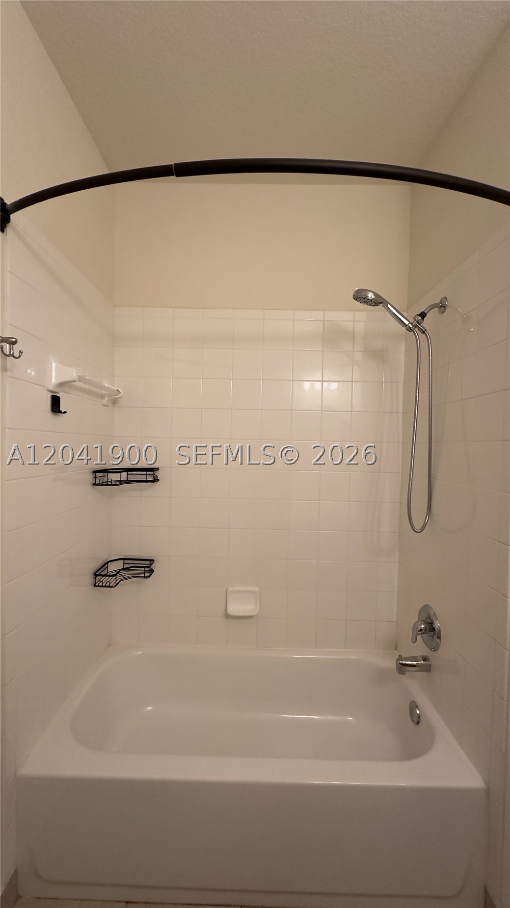MAGNOLIA BAY CONDOMIMIUM - Residential