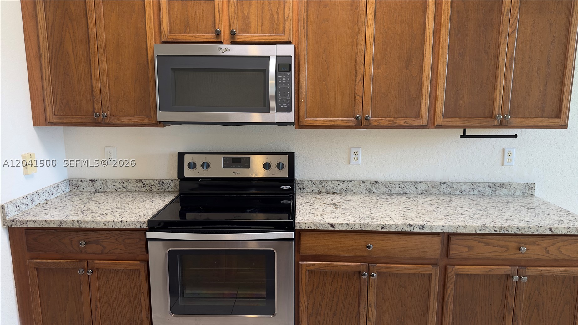 MAGNOLIA BAY CONDOMIMIUM - Residential