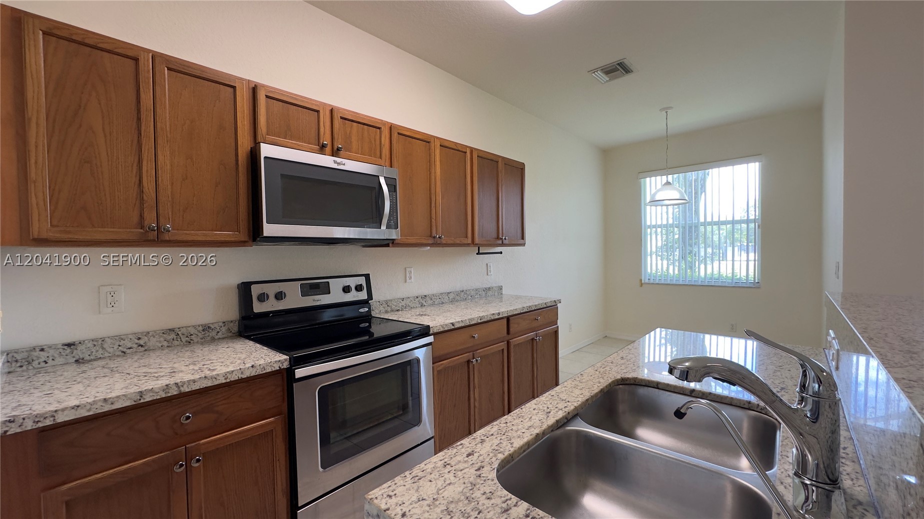 MAGNOLIA BAY CONDOMIMIUM - Residential