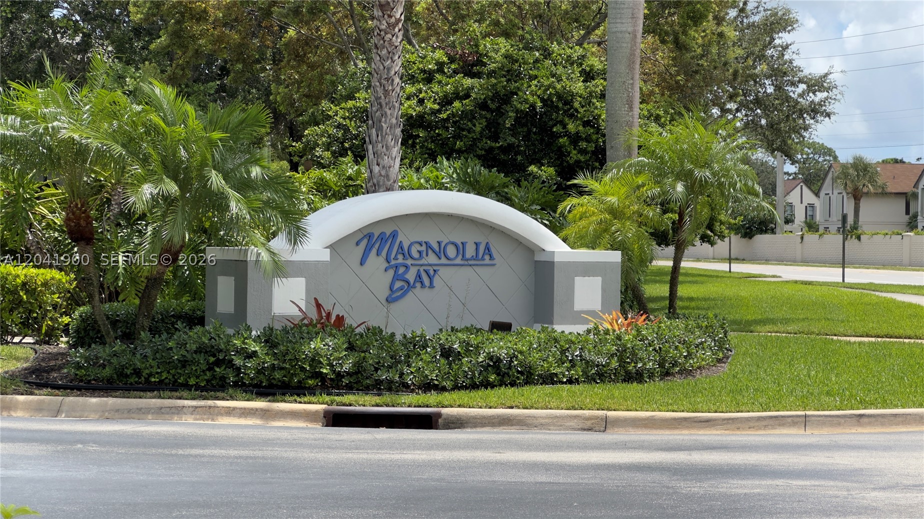 MAGNOLIA BAY CONDOMIMIUM - Residential
