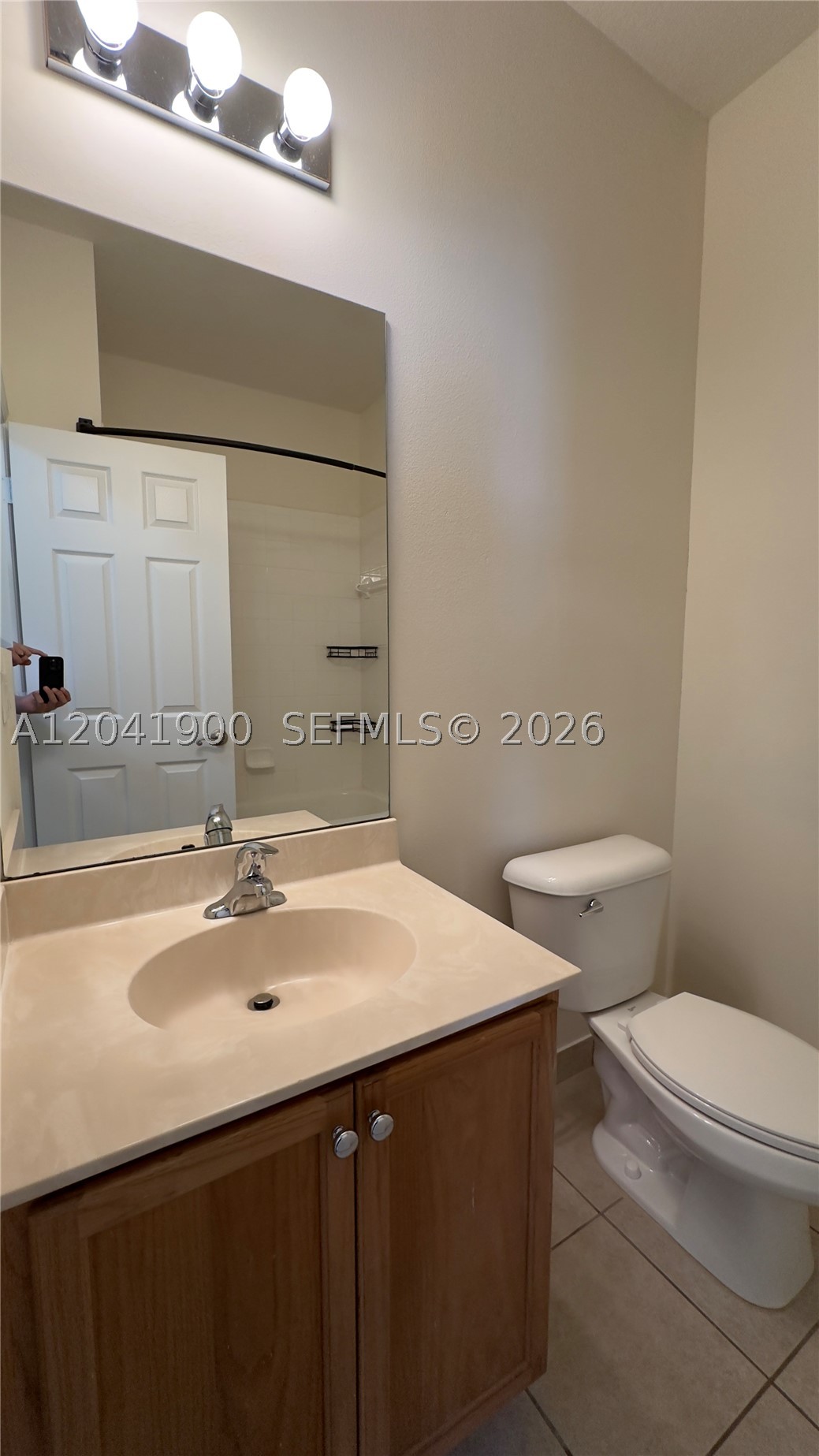 MAGNOLIA BAY CONDOMIMIUM - Residential