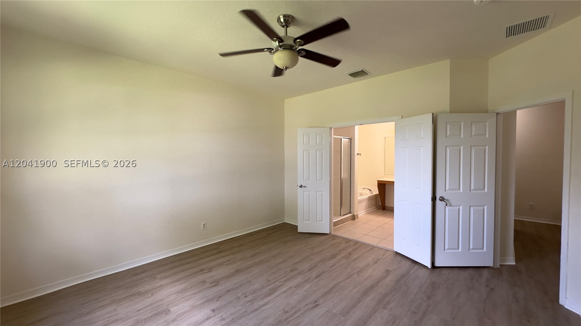 MAGNOLIA BAY CONDOMIMIUM - Residential