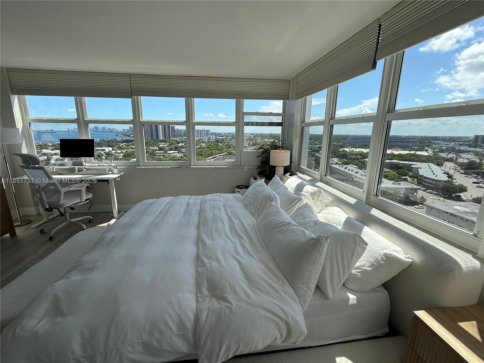BAYVIEW TOWERS CONDO SOUT - Residential