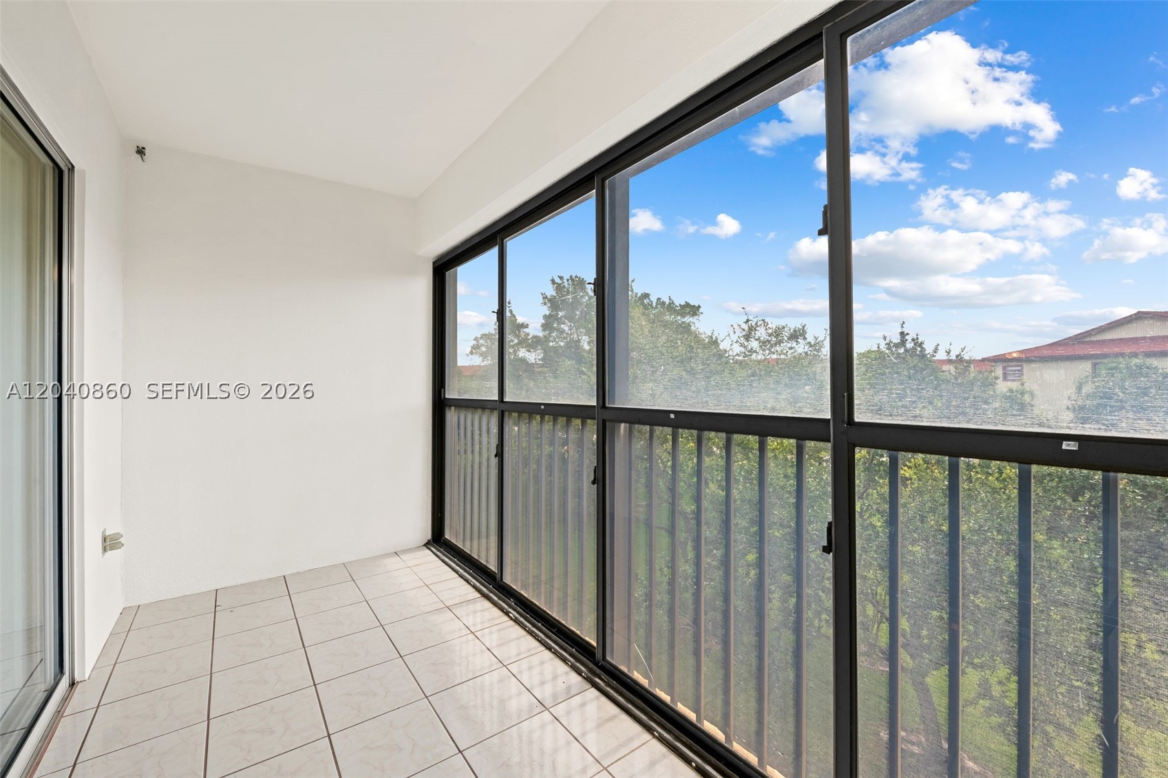 IVANHOE EAST AT CENTURY V - Residential